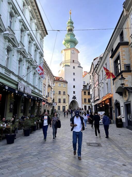 Luxurious And Royal Apartment In The Old Town Bratislava Exteriér fotografie