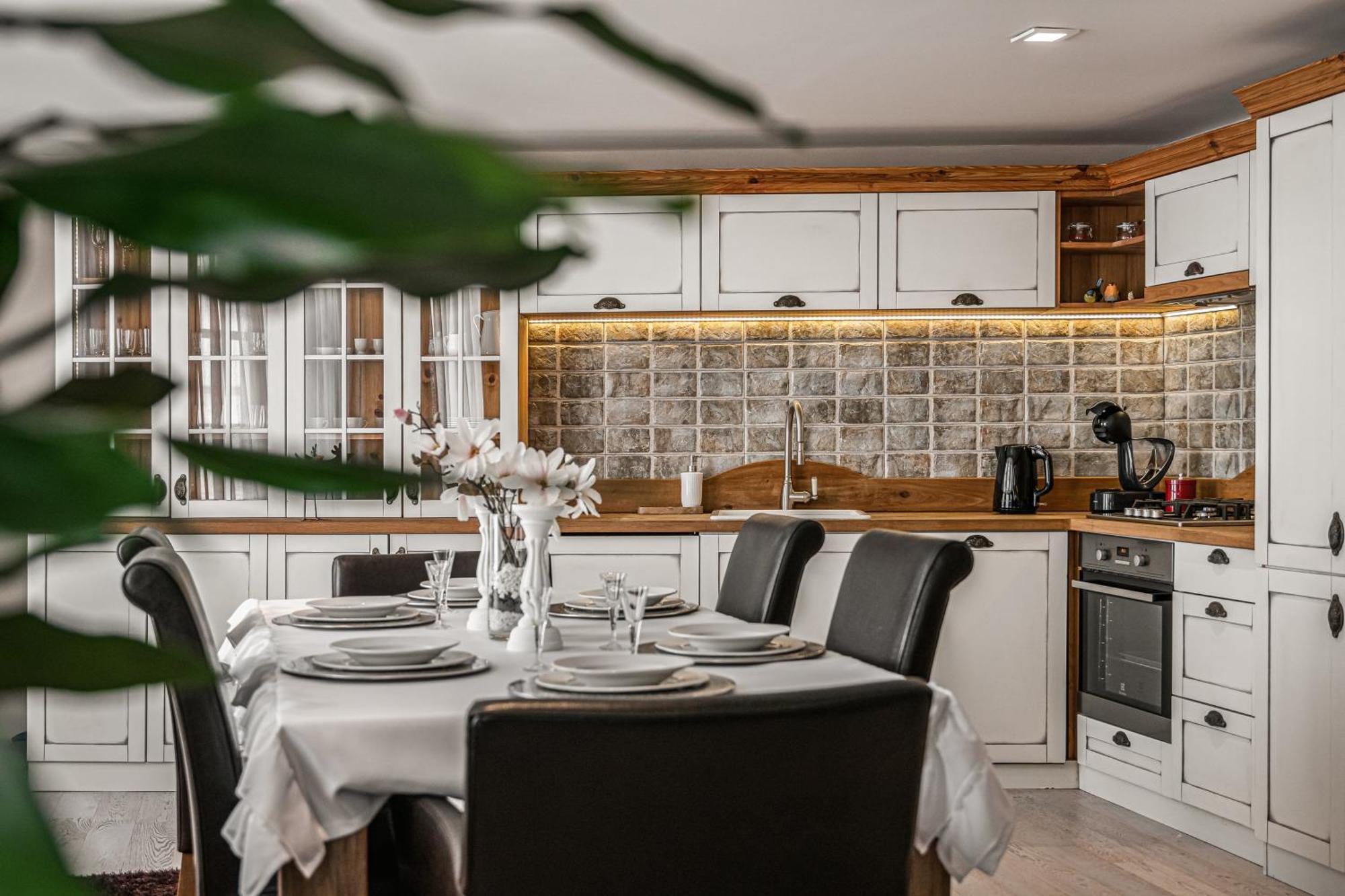 Luxurious And Royal Apartment In The Old Town Bratislava Exteriér fotografie