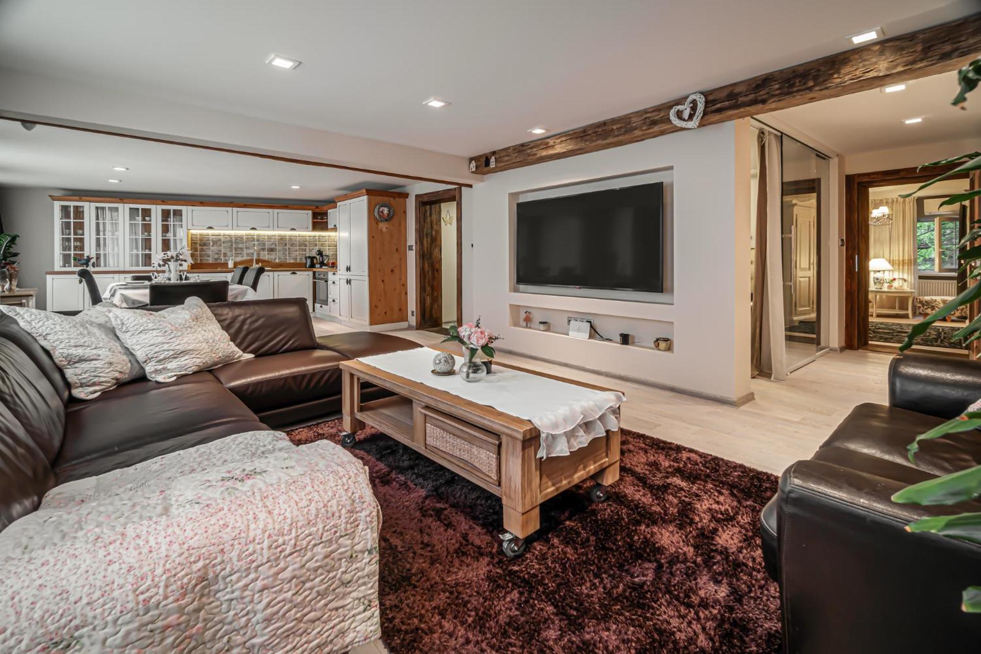Luxurious And Royal Apartment In The Old Town Bratislava Exteriér fotografie