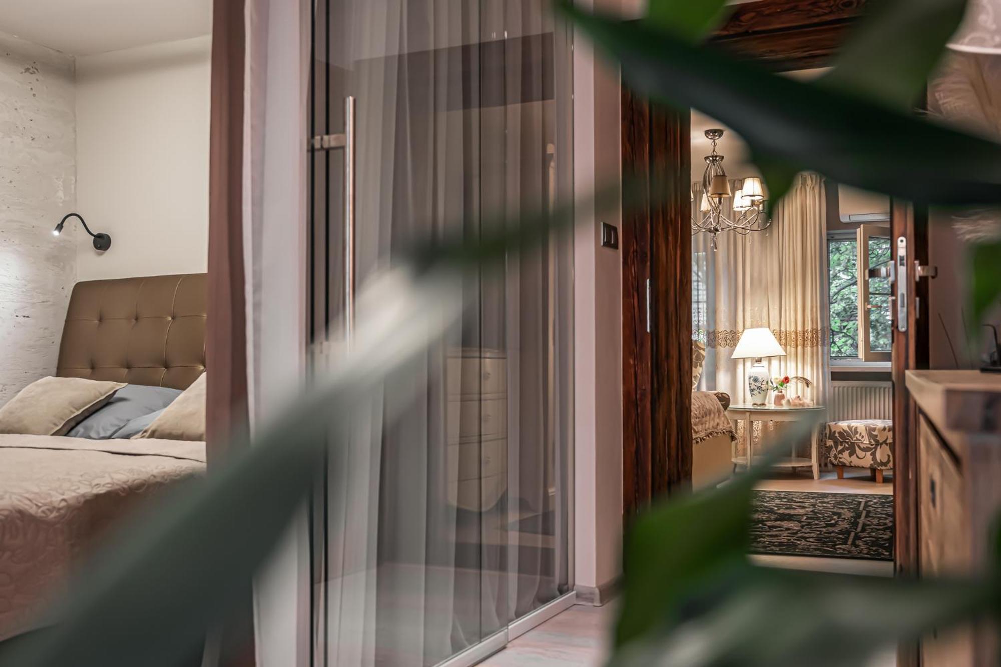 Luxurious And Royal Apartment In The Old Town Bratislava Exteriér fotografie