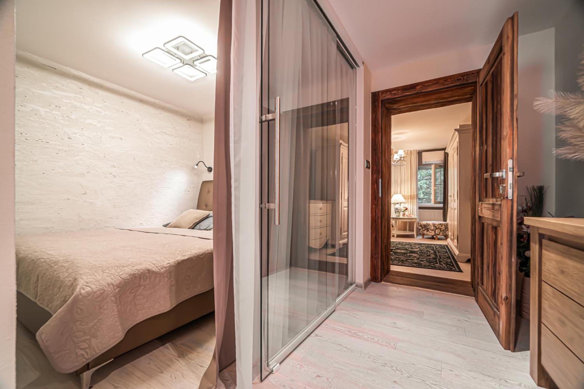 Luxurious And Royal Apartment In The Old Town Bratislava Exteriér fotografie